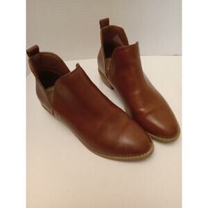 Universal Thread Women's Size 6 Scalloped Ankle Boots Cognac Brown Memory Foam